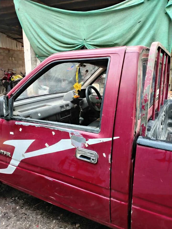 1992 Isuzu TFR III 2