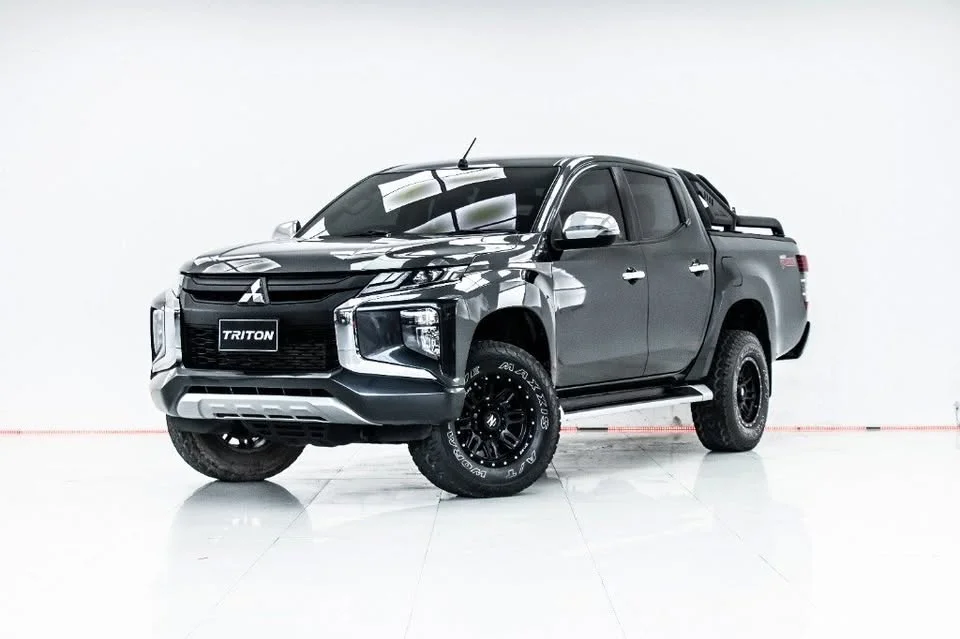 2022 Mitsubishi Triton V 3