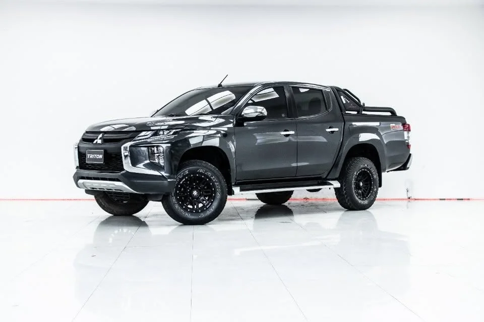 2022 Mitsubishi Triton V 2