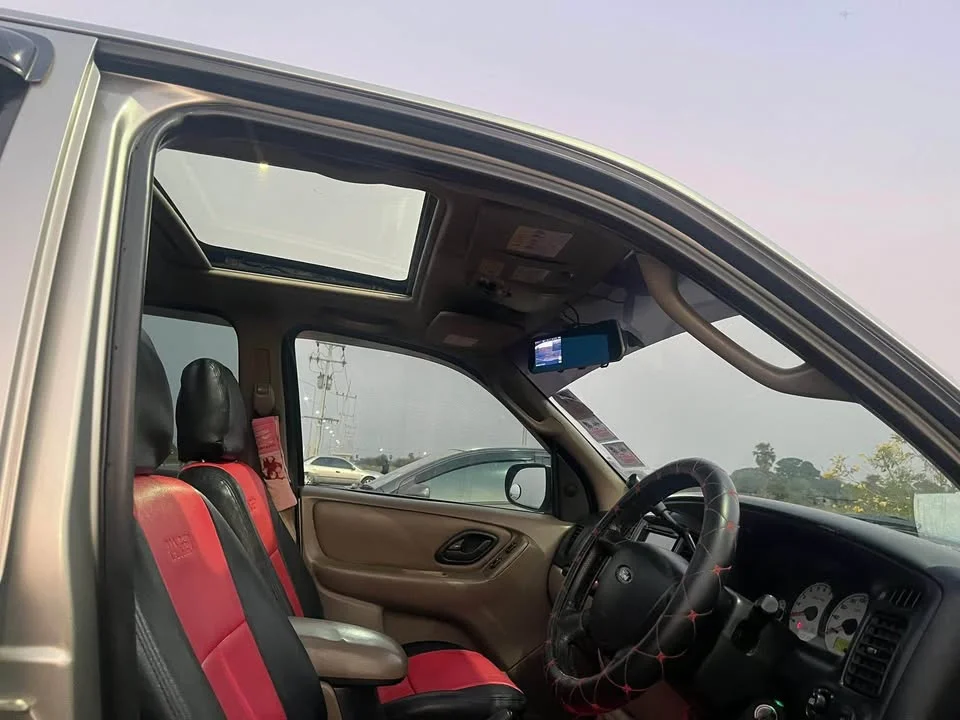2004 Ford Escape I 2