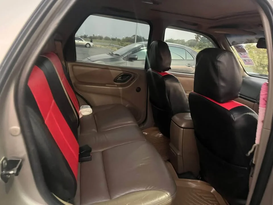 2004 Ford Escape I 3