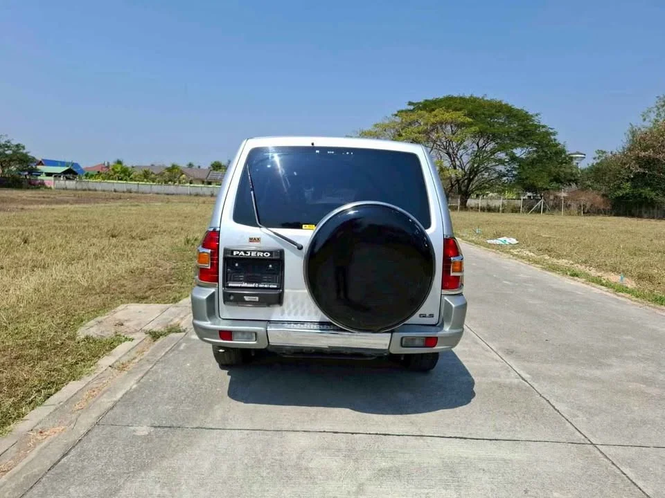 2001 Mitsubishi Pajero III 3
