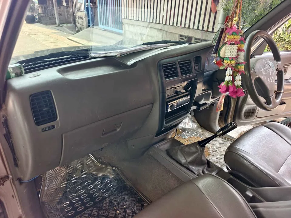 2003 Toyota Hilux Tiger VI 2