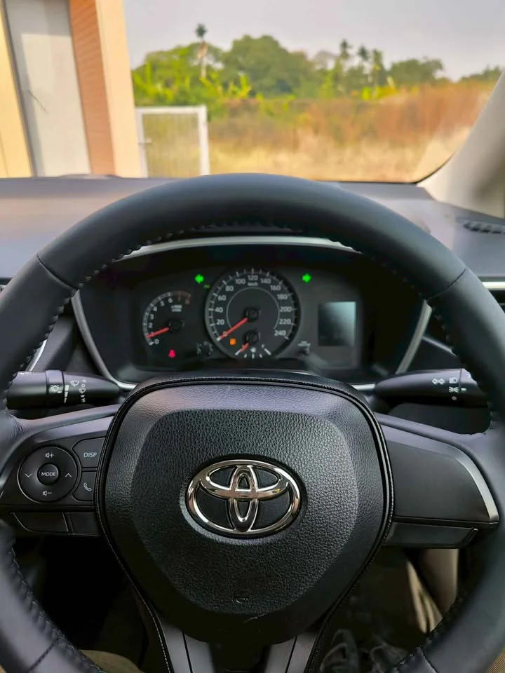 2020 Toyota Corolla Altis XII (E210) 3