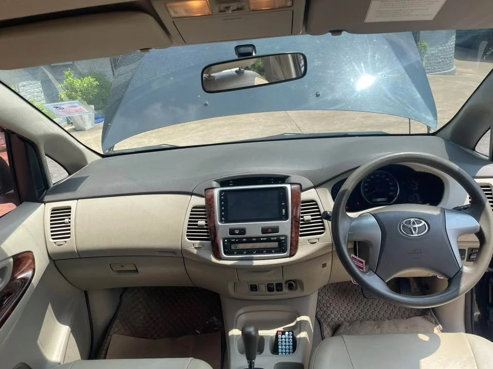 2014 Toyota Innova I 2
