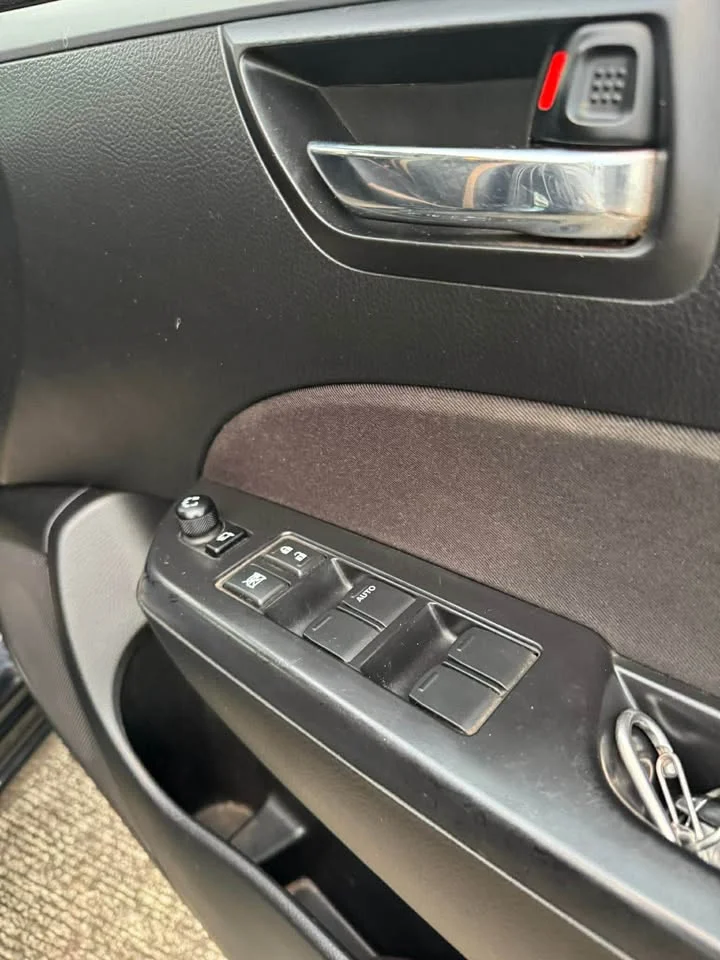 2013 Suzuki Swift II 3