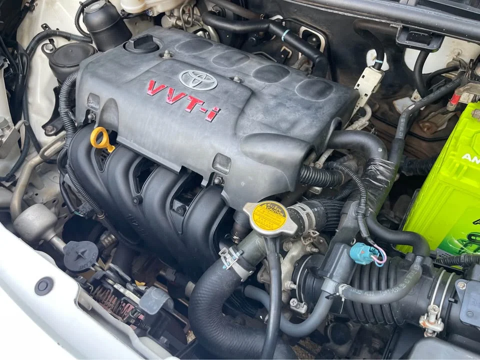 2011 Toyota Yaris II 2