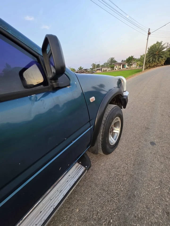 2001 Isuzu Faster Dragon Eyes III 2