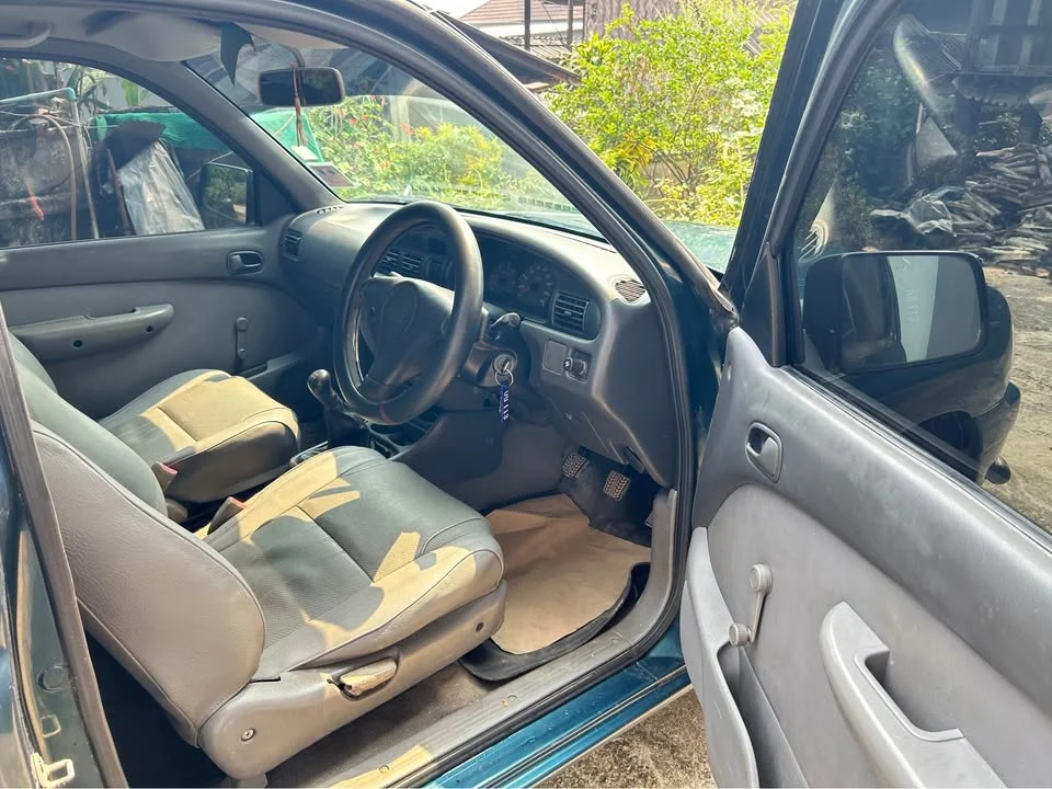 2001 Mazda 2500 Fighter V 3