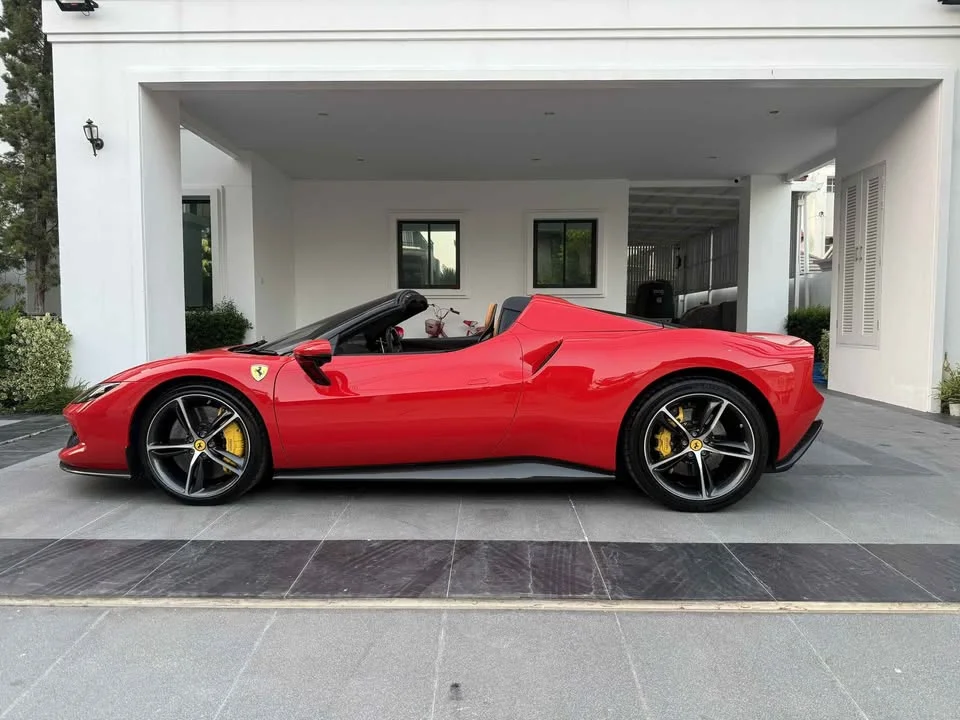 2024 Ferrari SF90 Stradale 2