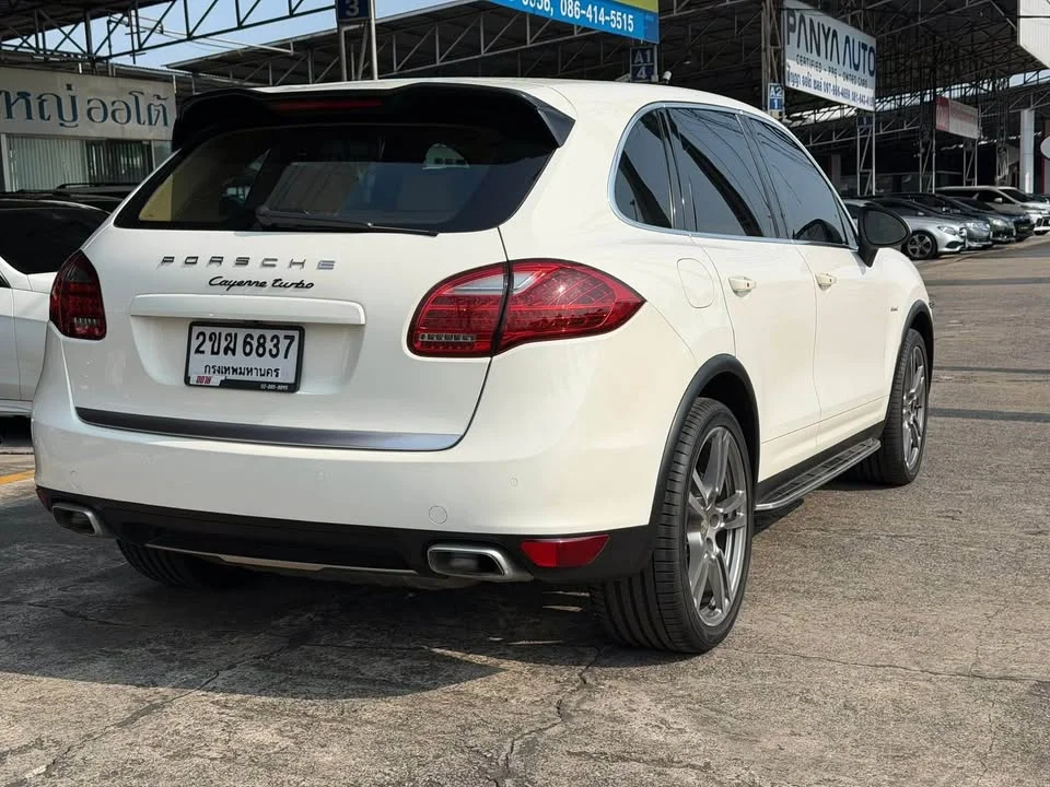 2011 Porsche Cayenne II 3