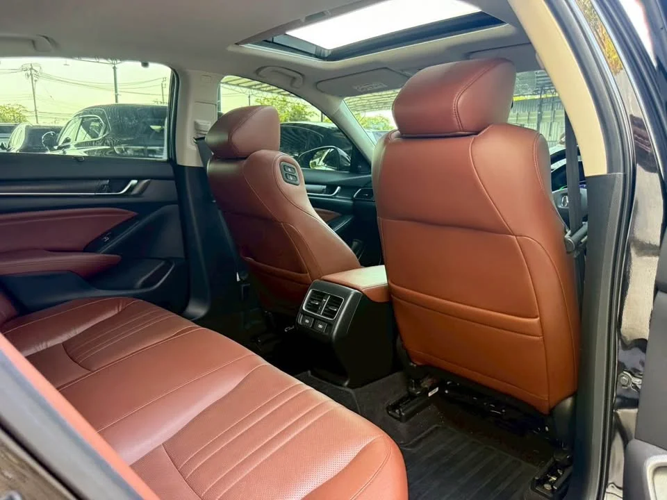2020 Honda Accord X 2