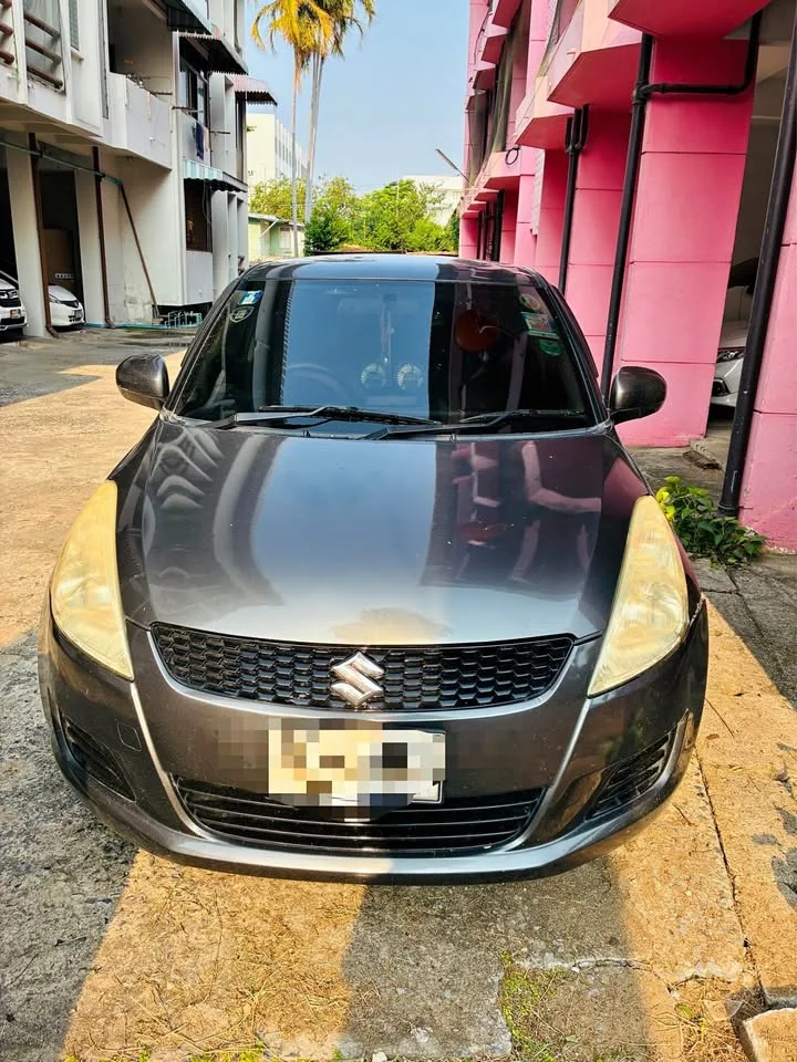 2012 Suzuki Swift II 3