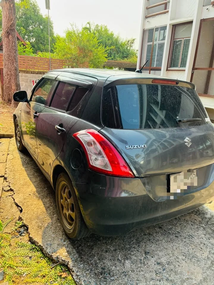 2012 Suzuki Swift II 2