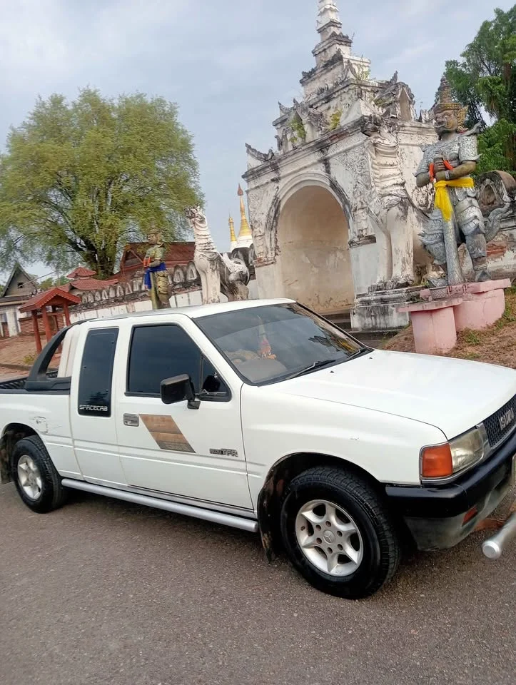 1994 Isuzu TFR III 2