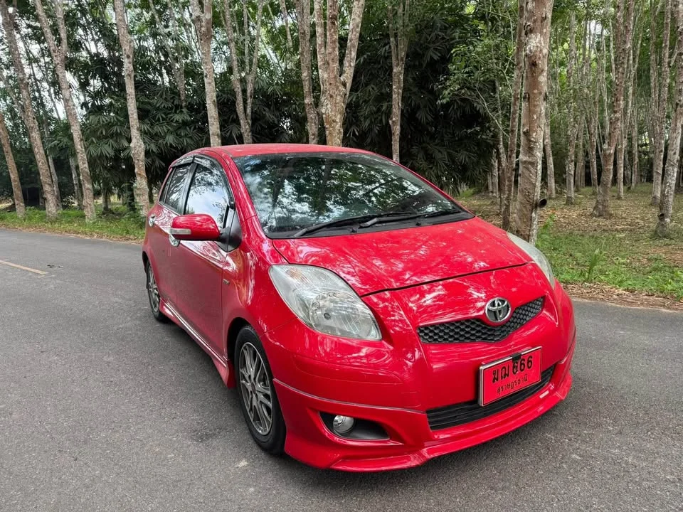 2010 Toyota Yaris II 3