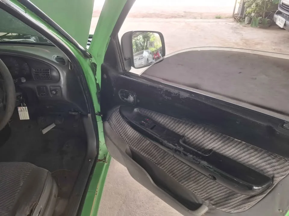 2001 Mazda 2500 Fighter V 3