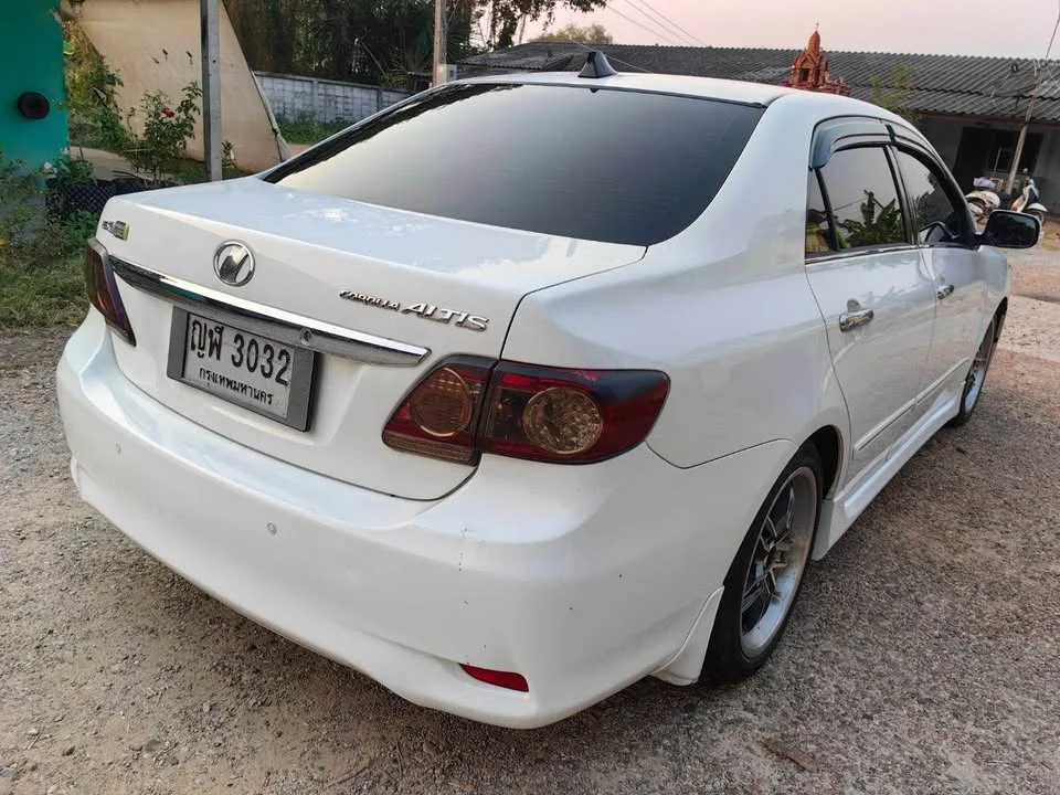 2012 Toyota Corolla Altis X (E140) 3