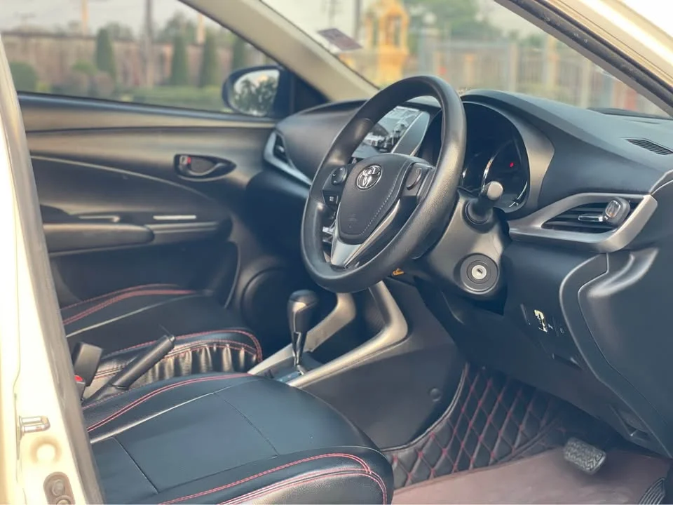 2017 Toyota Yaris ATIV III 3
