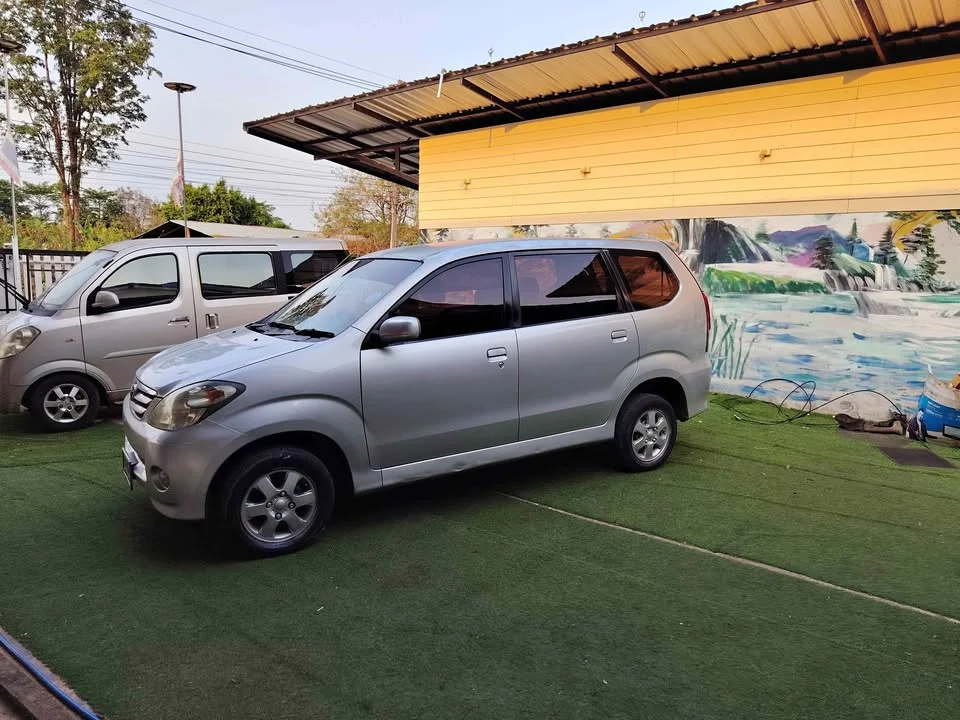 2005 Toyota Avanza I 3
