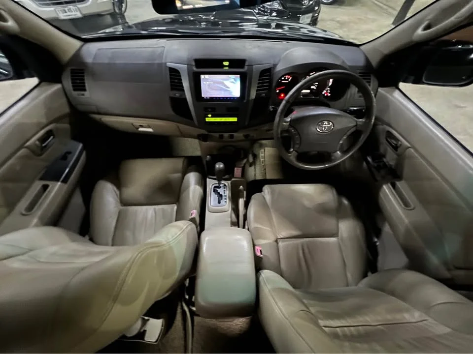 2005 Toyota Fortuner I 3