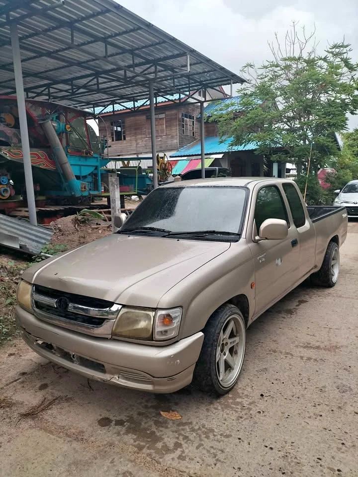 2003 Toyota Hilux Tiger VI 3