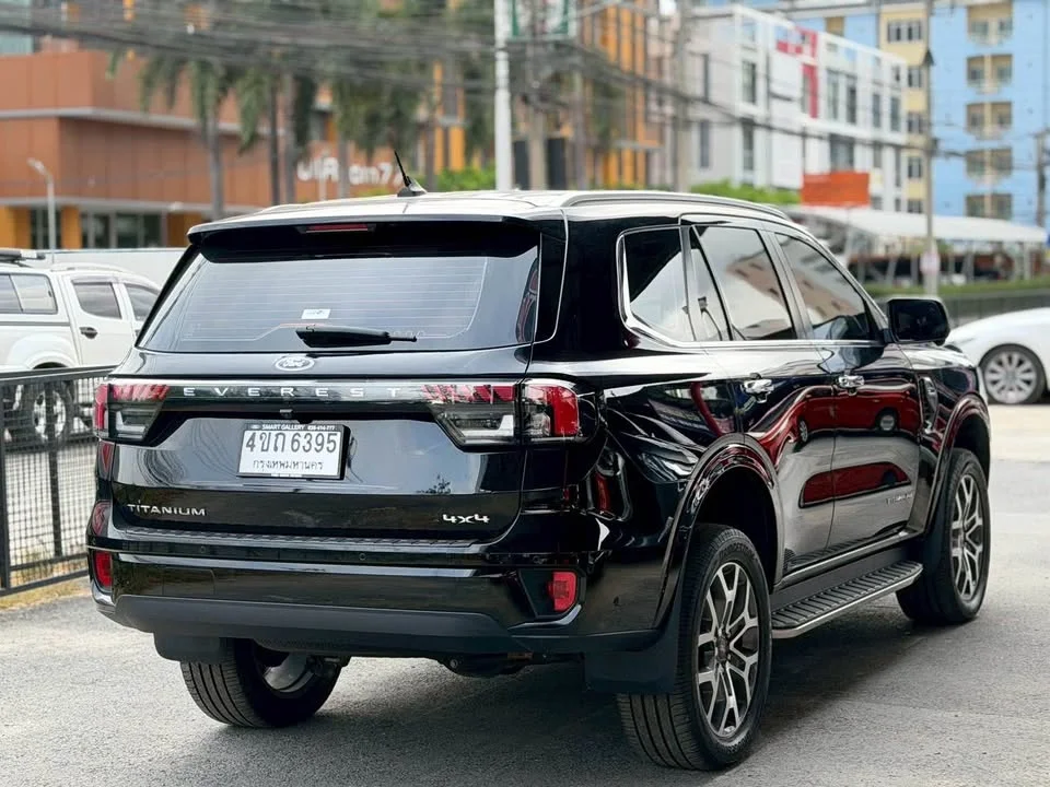 2023 Ford Everest III 2