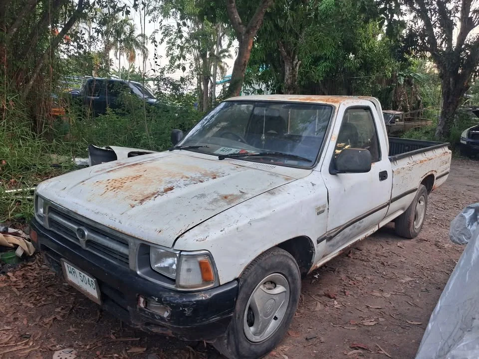 1990 Toyota Hilux Mighty-X V 2