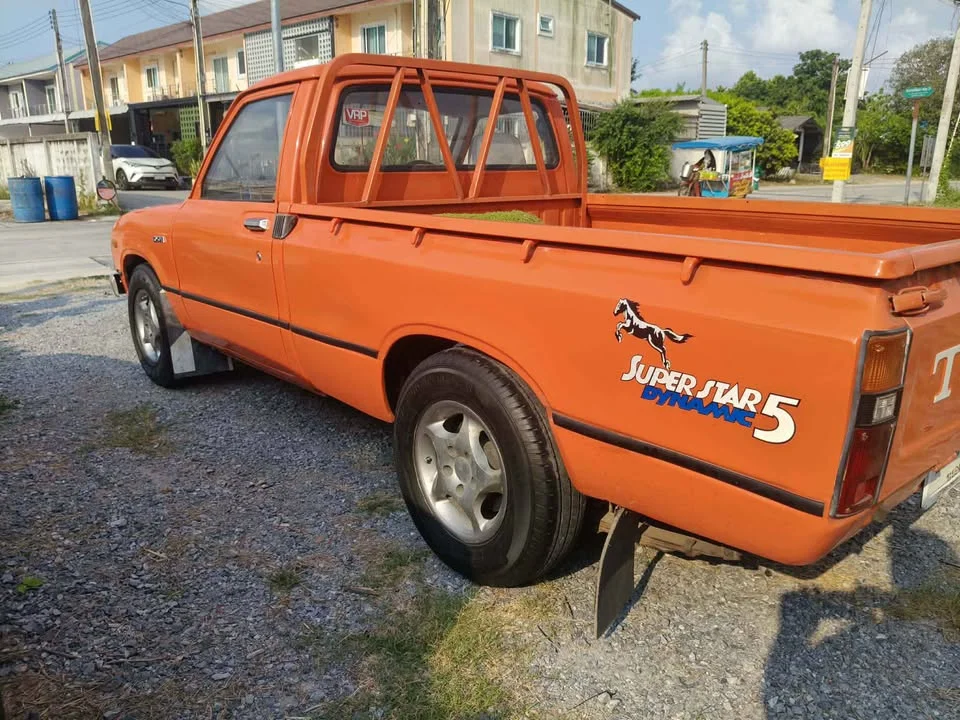 1980 Toyota Hilux Mighty-X V 3
