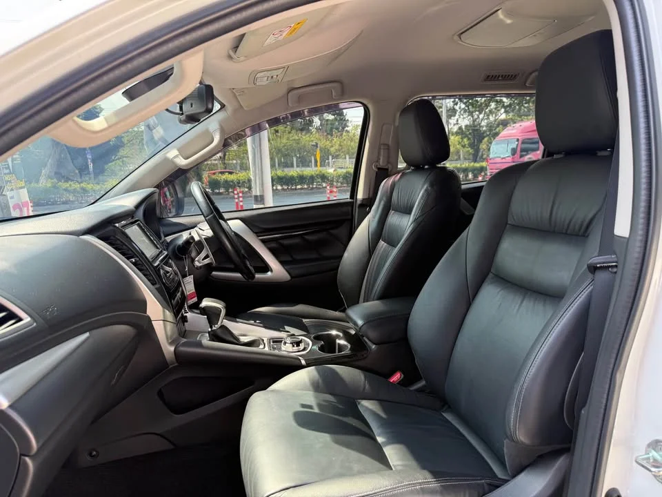 2016 Mitsubishi Pajero Sport III 2
