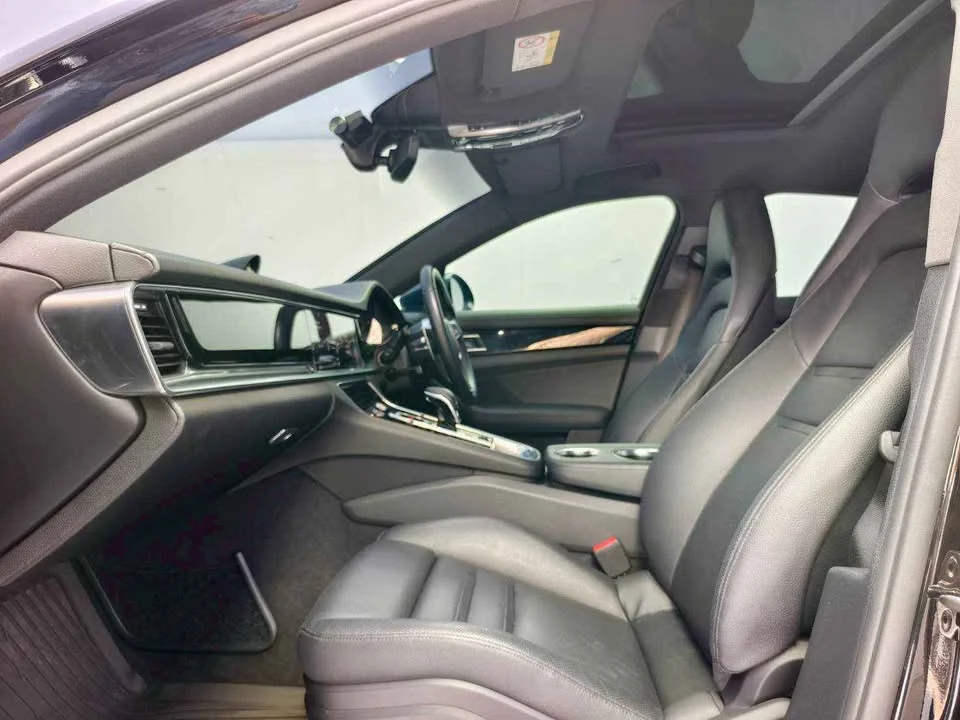 2017 Porsche Panamera II 3