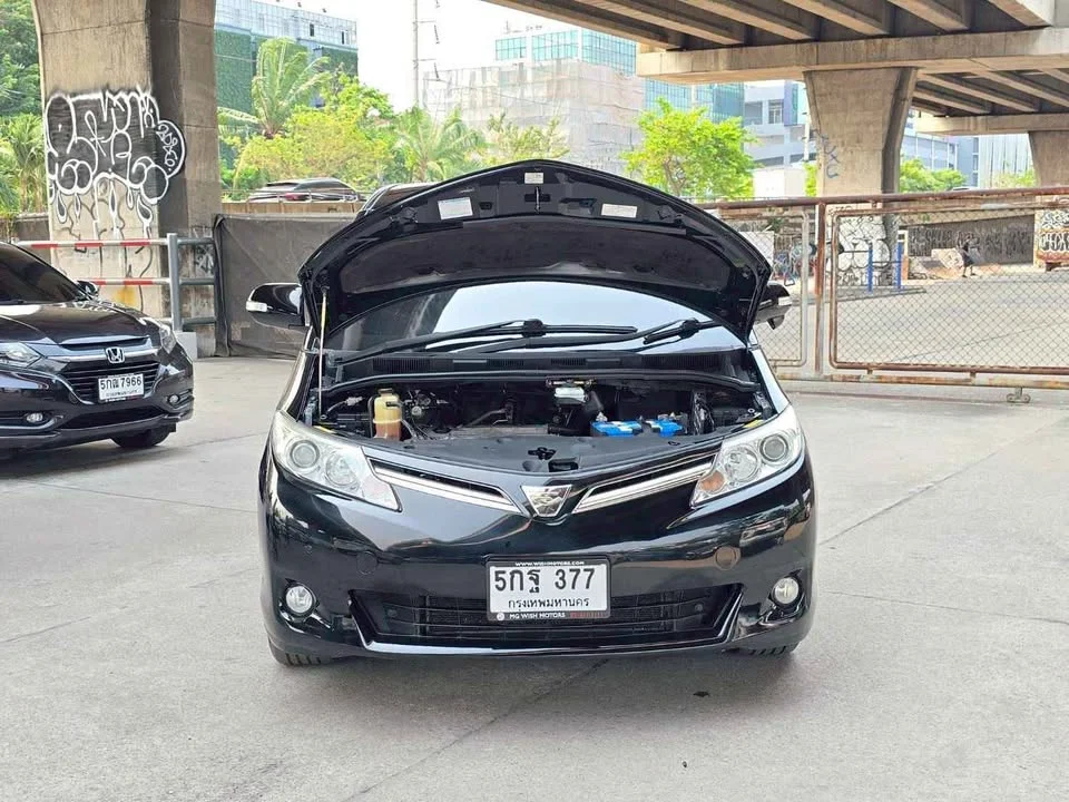 2015 Toyota Estima III 2