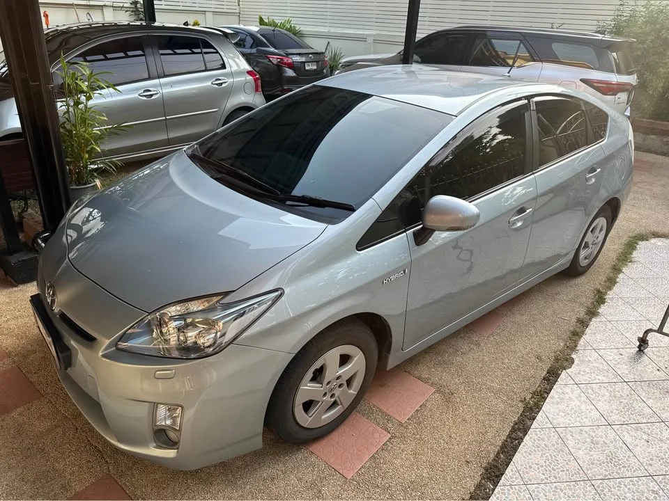 2012 Toyota Prius III 3