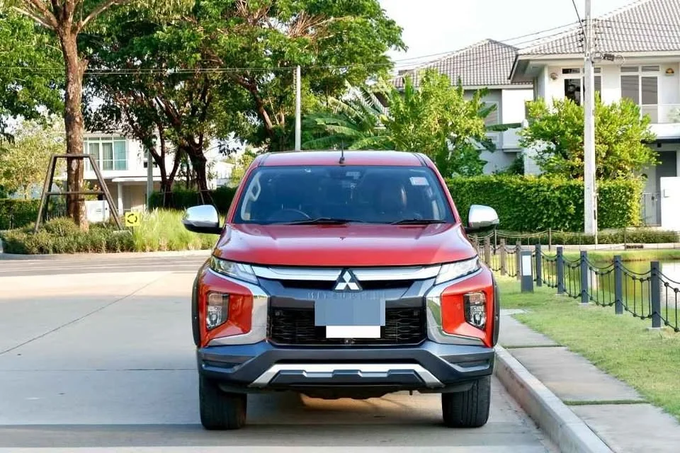 2016 Mitsubishi Triton V 3