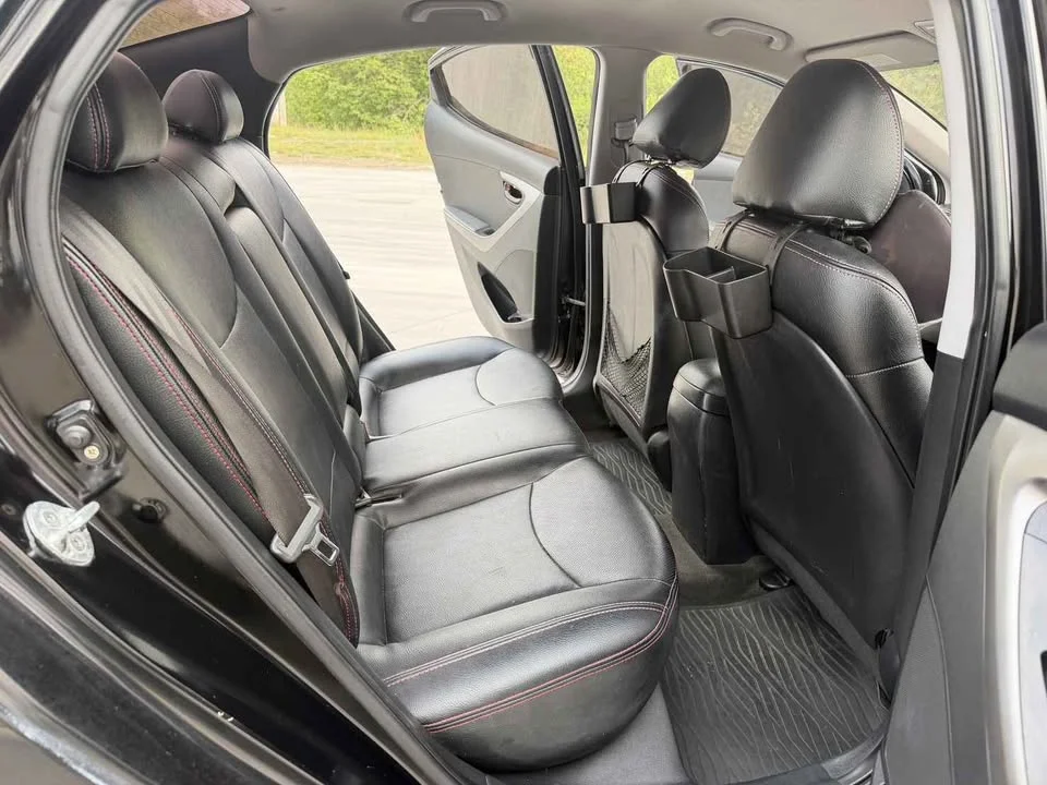 2011 Hyundai Elantra V 3