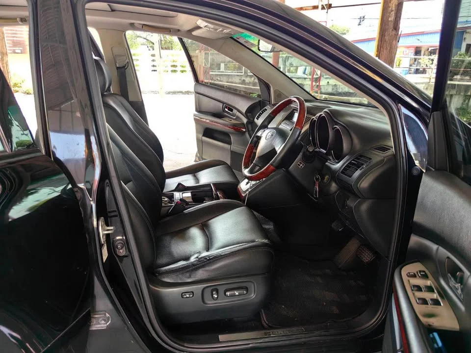 2005 Toyota Harrier II 2