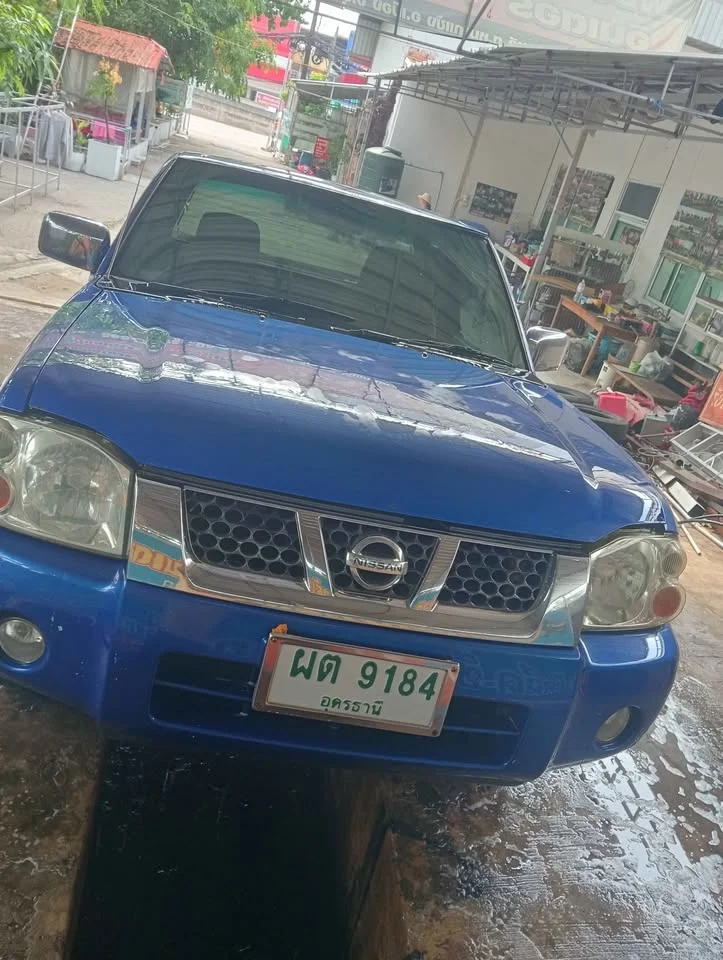 2004 Nissan Frontier I 2