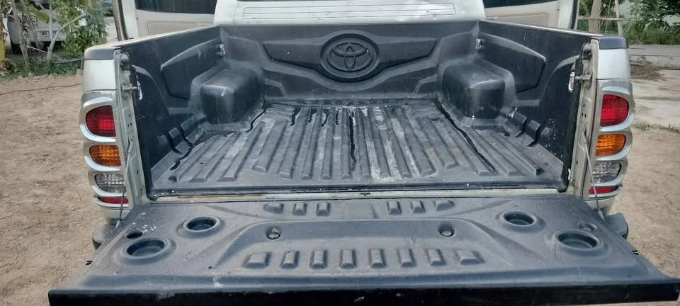 2005 Toyota Hilux VII 2