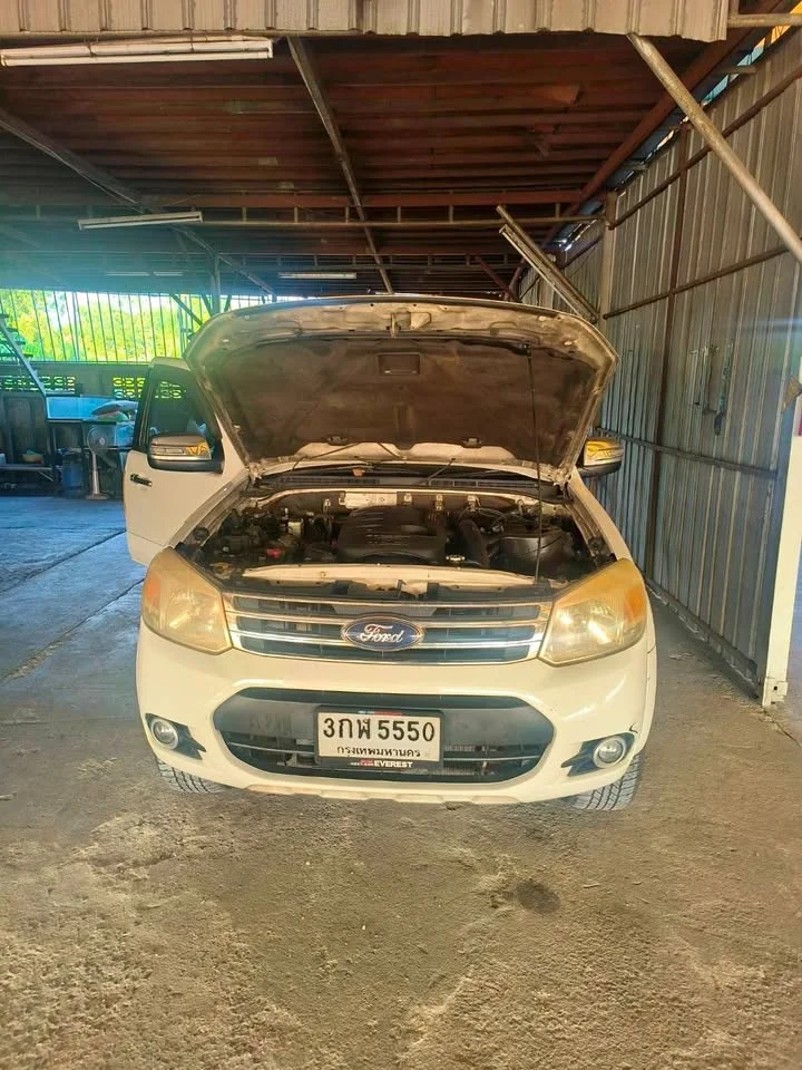 2013 Ford Everest I 2