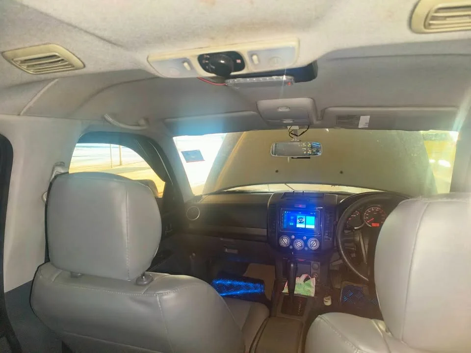 2013 Ford Everest I 3