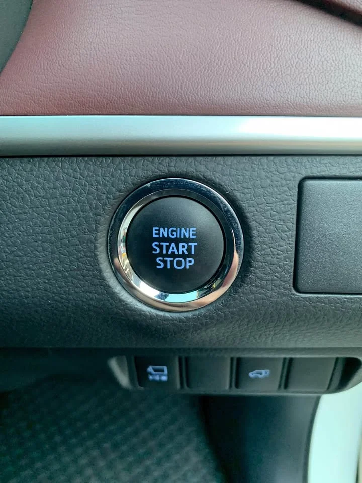 2015 Toyota Harrier III 2
