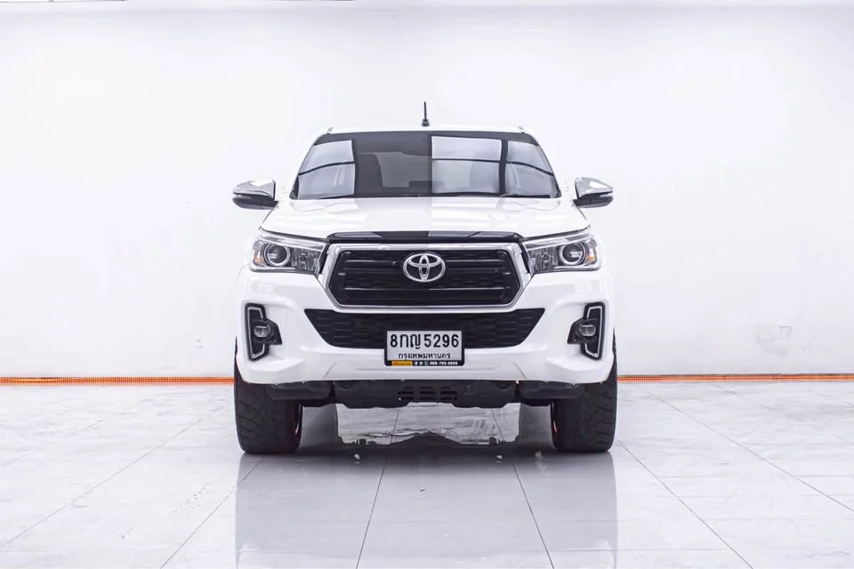 2019 Toyota Hilux VIII 2