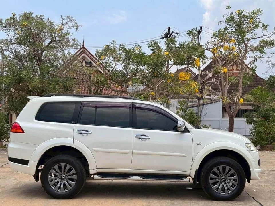 2013 Mitsubishi Pajero Sport II 3