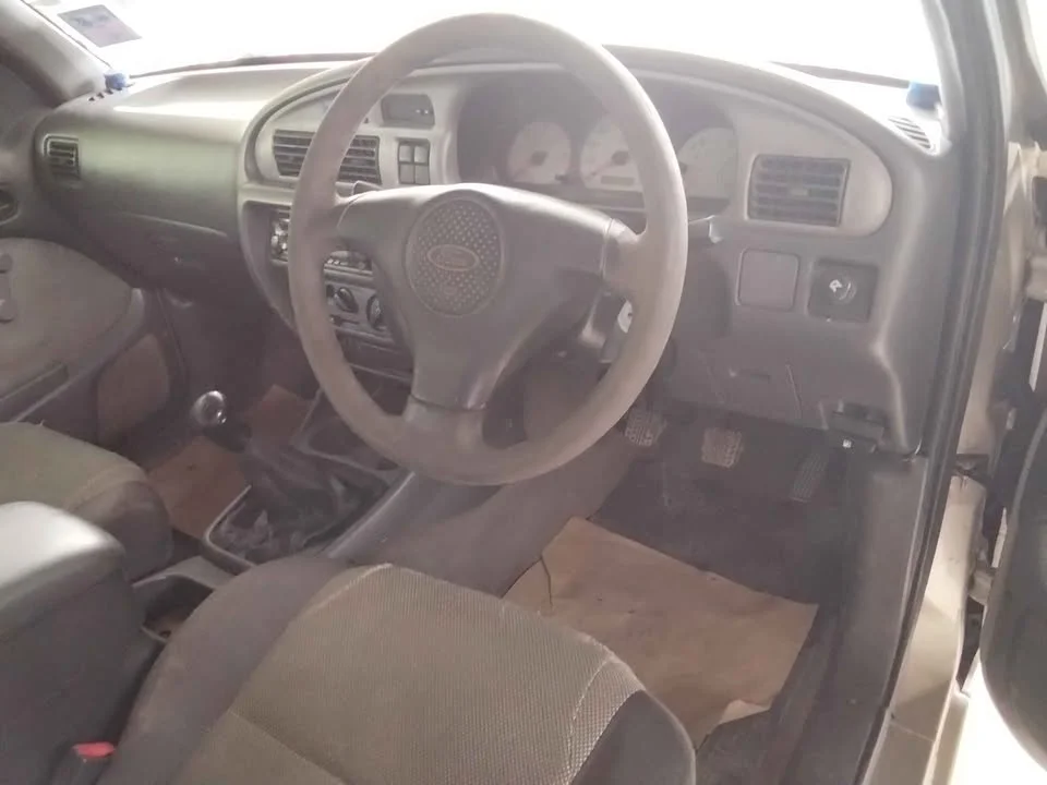 2005 Mazda 2500 Fighter V 2