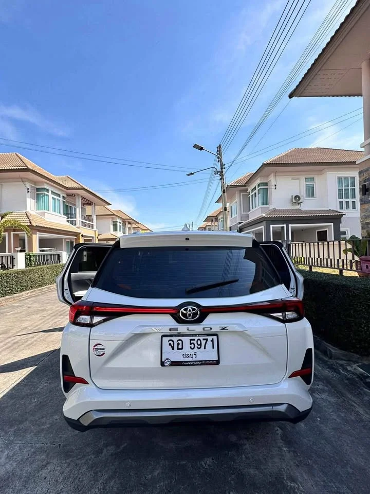 2023 Toyota Veloz III 3