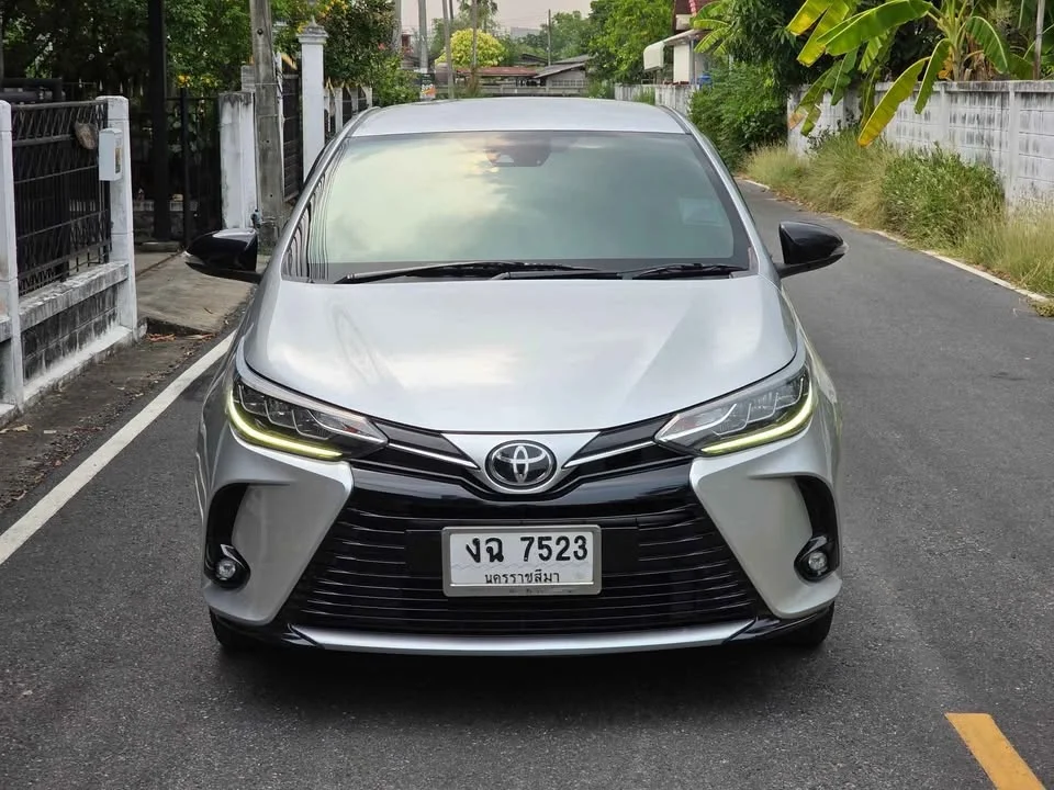 2020 Toyota Yaris ATIV III 2
