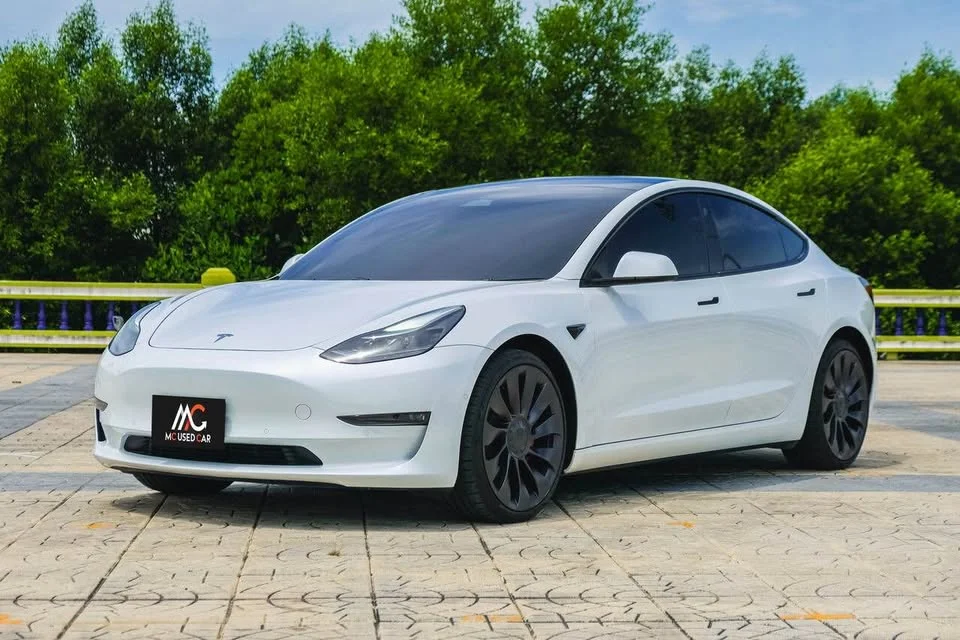 2023 Tesla Model 3 3
