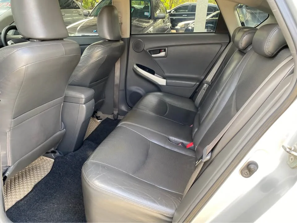 2012 Toyota Prius III 3