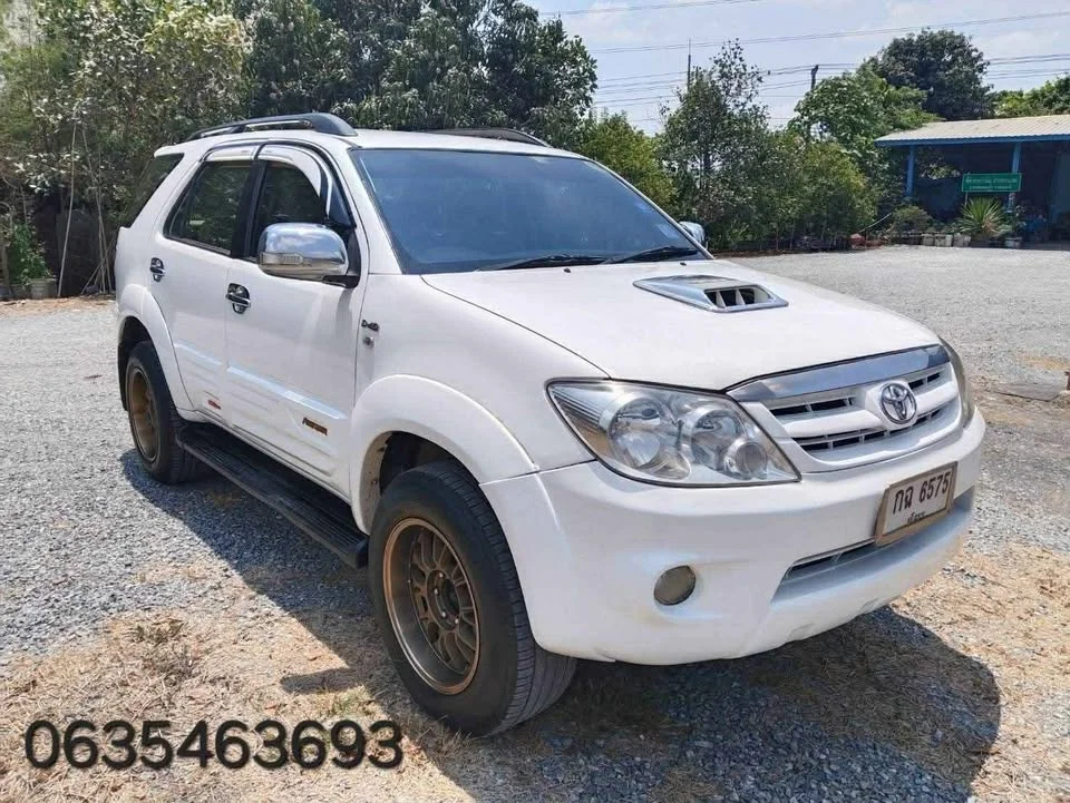 2006 Toyota Fortuner I 3