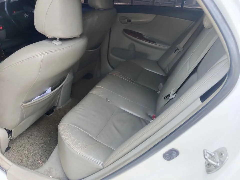 2011 Toyota Corolla Altis X (E140) 2
